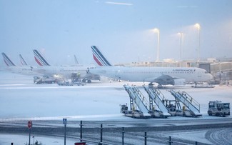 パリは大雪で交通機関が混乱　　フランス北部はマイナス0℃