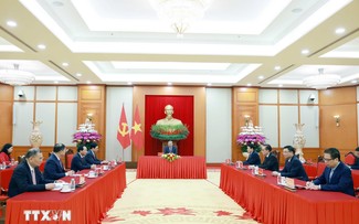 プーチン大統領 トー・ラム書記長と電話会談 第14回党大会の成功を祝意