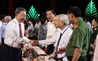 苏林在金瓯省出席南方干部、学生赴北方集结70周年纪念大典