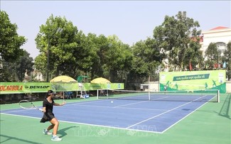 Fast 200 Tennisspieler beteiligen sich am Internationalen Tennisturnier U18 -J30