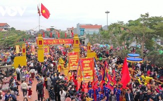 Ahnenkult und Gedenkfeier im Frühling in Quang Yen