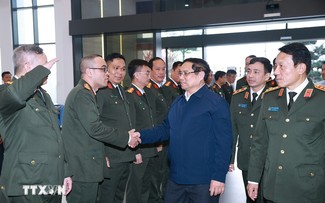 Premierminister Pham Minh Chinh übermittelt Neujahrsgrüße an die Cybersicherheitskräfte