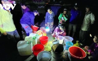 Pasar Ikan Hoa My pada Musim Air Pasang