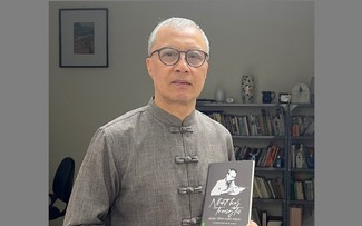 Buku “Catatan Harian di Rumah Penjara dalam Bahasa Asing” Menyebarkan Kebesaran Presiden Ho Chi Minh