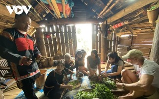 Pariwisata Desa Etnis Minoritas E De dalam Perjalanan Integrasi Internasional