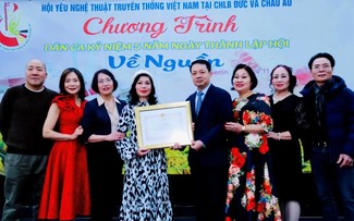 Mong muốn giữ gìn, phổ biến những tinh hoa nghệ thuật truyền thống của dân tộc nơi xa xứ