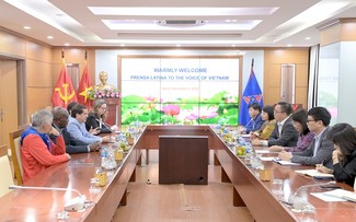 Thông tấn xã Cuba Prensa Latina tăng cường hợp tác với VOV
