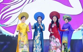 Nhà thiết kế Chế Hằng – Gửi hồn Thăng Long vào từng tà áo dài