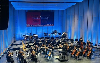 Lần đầu tiên Tổ khúc Kiều được chơi cùng dàn nhạc giao hưởng tại Nhà hát Hồ Gươm