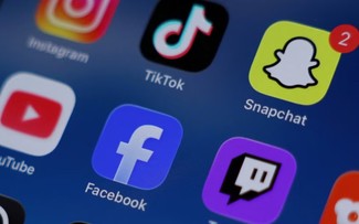 Xu hướng kiểm soát mạng xã hội trên toàn cầu để bảo vệ trẻ em 