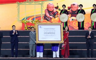 Lễ đón nhận Bằng UNESCO ghi danh Nghề làm tranh dân gian Đông Hồ vào Danh sách Di sản cần bảo vệ khẩn cấp