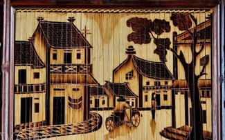 ស្ត្រីនៅភូមិសិប្បកម្មតម្បាញឫស្សី Thu Hong អភិវឌ្ឍន៍សេដ្ឋកិច្ច