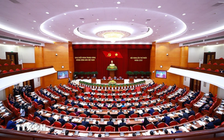 Party Central Committee’s plenum discusses draft political report, development strategy, personnel 