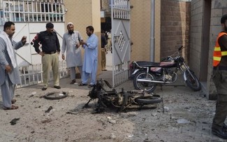 Pakistan attack: At least 27 killed. Attacker activated bomb vest