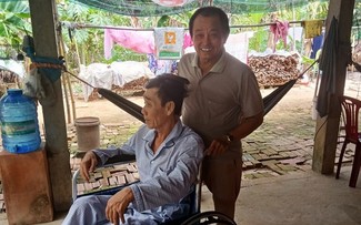 Vinh Long man passionate about refurbishing wheelchairs for charity 