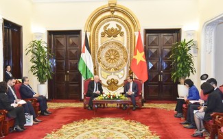 Deputy PM reiterates Vietnam's unwavering stance of supporting two-state solution