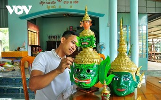 Ремесло изготовления корона-масок народа кхмер – живое наследие, проявляющееся в повседневной жизни.