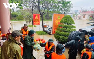 Канал иновещания Радио Голос Вьетнама призывает поддержать пострадавших от наводнений жителей в Центральной части Вьетнама и на плато Тэйнгуен