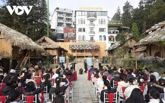 Du khách "xông đất" Sa Pa: Kỳ vọng một năm du lịch đậm đà bản sắc