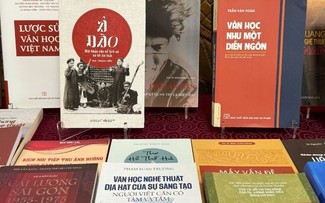 Tặng thưởng các tác phẩm lý luận, phê bình văn học nghệ thuật: Tôn vinh nỗ lực thầm lặng của các nhà nghiên cứu