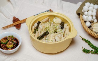 Steamed Mushrooms with Phu Quoc Green Pepper
