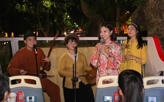 “Xam on the bus”: where tradition meets the pulse of modern life