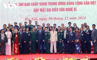 Tổng Bí thư Tô Lâm gặp mặt 200 đại biểu đại diện văn nghệ sỹ toàn quốc