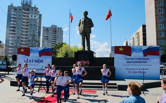 Kỷ niệm 135 Ngày sinh Chủ tịch Hồ Chí Minh ở nước ngoài