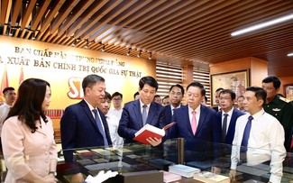 Inauguran librería electrónica dedicada a líder del Partido Comunista de Vietnam