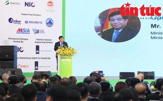 Inauguran primera feria y exposición internacional de semiconductores de Vietnam