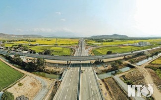 Ninh Thuan se esfuerza por perfeccionar un sistema de infraestructura moderno y sincrónico 