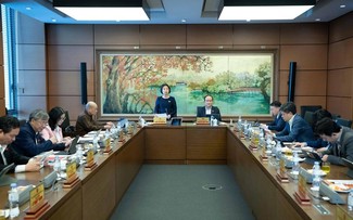 Diputados vietnamitas someten a debate la Ley de Transformación Digital