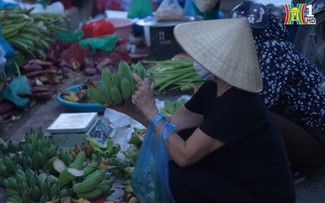 Hanói y sus mercados de madrugada: frescura al mejor precio