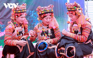 ពណ៌និទាឃរដូវហូសឺឆា- បុណ្យតេតប្រពៃណីដ៏វិសេសវិសាលរបស់ជនជាតិហាញី