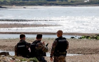 Huit migrants meurent en tentant de traverser la Manche