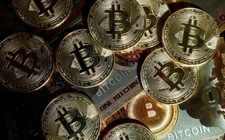 Le Bitcoin franchit les 121.000 dollars