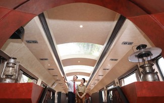 Hanoï s’apprête à lancer son train touristique à deux étages “Hanoï cinq portes”