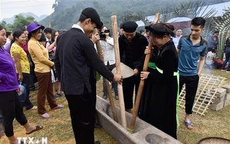 Lễ hội giã cốm - Nét văn hóa truyền thống đặc sắc của đồng bào Tày ở Tuyên Quang