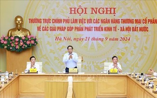 Thủ tướng Phạm Minh Chính làm việc với các ngân hàng thương mại phục vụ phát triển đất nước