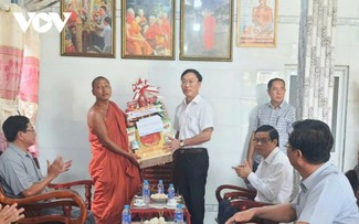 Chúc mừng lễ Sen Dolta của đồng bào Khmer