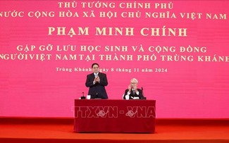 Thủ tướng Phạm Minh Chính gặp gỡ cộng đồng người Việt Nam tại thành phố Trùng Khánh (Chongqing)