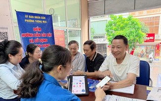 Bình dân học vụ số ở phường Tương Mai, Hà Nội