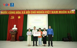Đưa học liệu AI đến học sinh hải đảo, thu hẹp khoảng cách số trong giáo dục