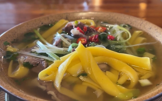 เฝอข้าวโพด – อาหารจานพิเศษบนที่ราบสูงหินด่งวัน