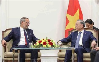 Vietnam pledges best conditions for French firms: Top leader