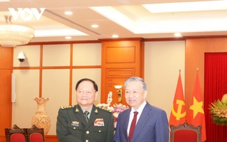 Vietnamese leader praises Vietnam-China defense cooperation