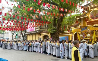 Massive crowds fill Hanoi in reverence of Buddha’s relics