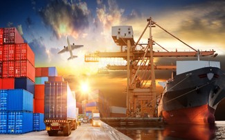 Vietnam’s trade turnover set to hit record 920 billion USD in 2025