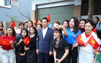 Defense Minister inspects election preparations in Thai Nguyen 