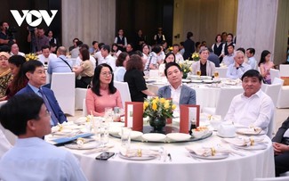 호찌민시, 최초로 3개 장소에서 설맞이 꽃길 행사 개최